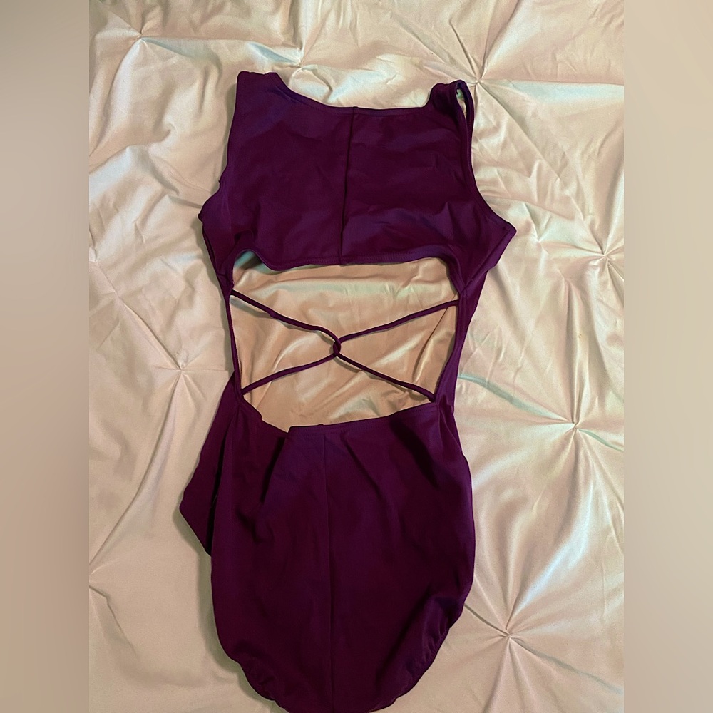 CAPEZIO DANCEWEAR size M